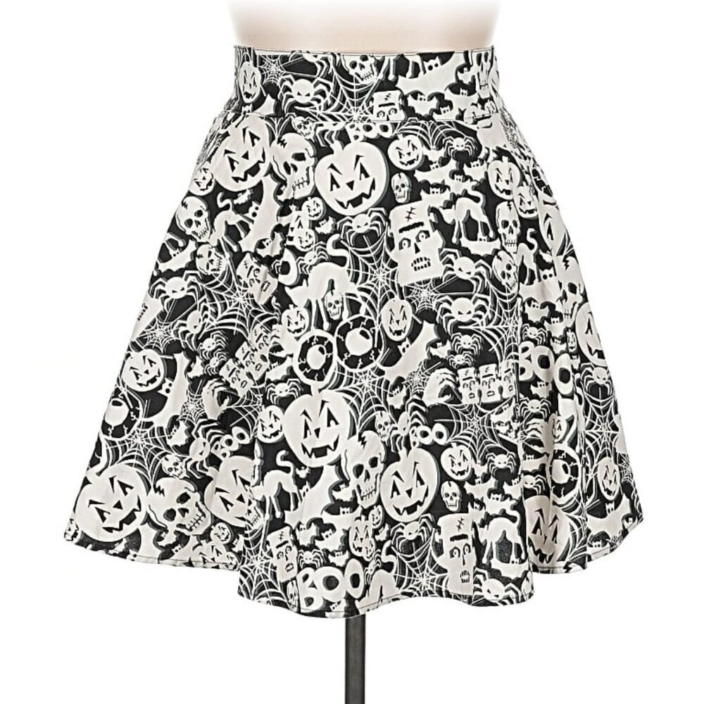 Spooky Skirt! Perfect Print! - Picture 3 of 4